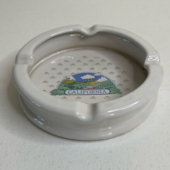 Vintage 80s California Souvenir Ashtray 4 Slot Tourist Universal Studios Cottage - Picture 2 of 10